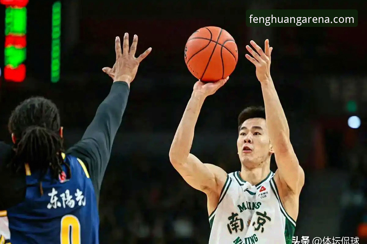 山西横扫青岛vs广厦卫冕之路：凤凰体育平台深度解析CBA季后赛首轮G2关键对决
